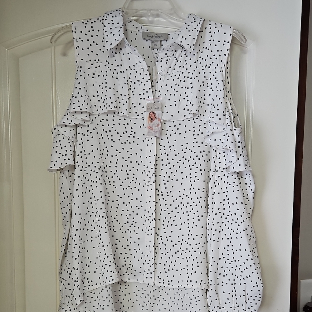 NWT WOMENS TOP